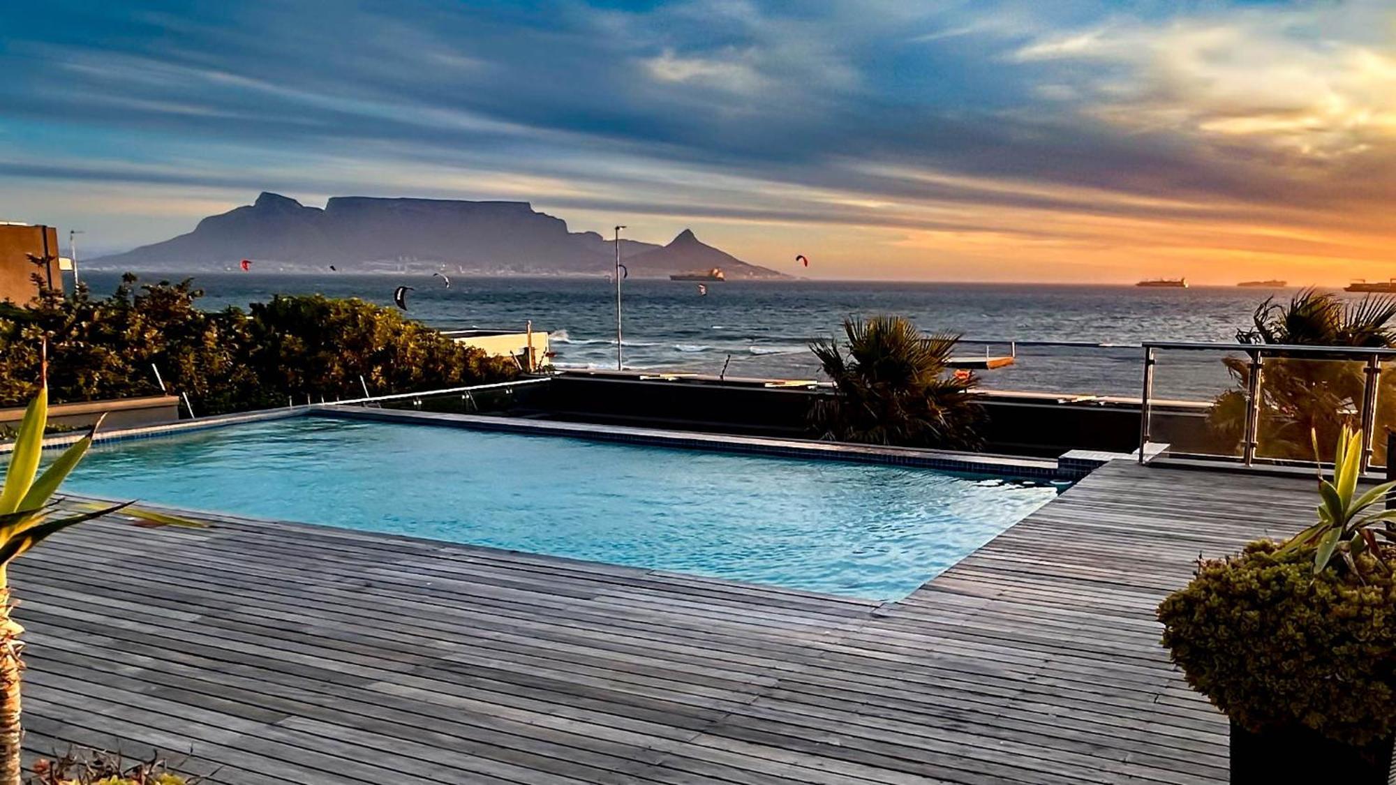 Heaven On Earth - Blouberg Beachfront Self-Catering Apartment Bloubergstrand Luaran gambar