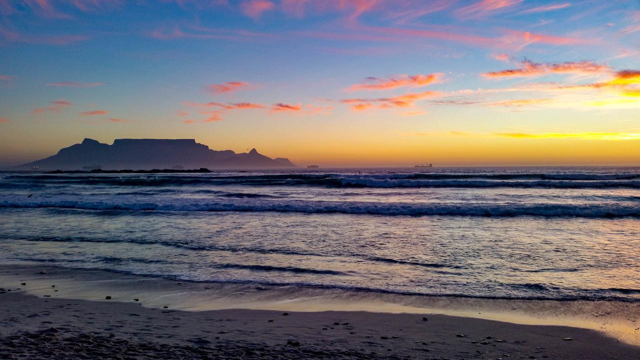 Heaven On Earth - Blouberg Beachfront Self-Catering Apartment Bloubergstrand Luaran gambar