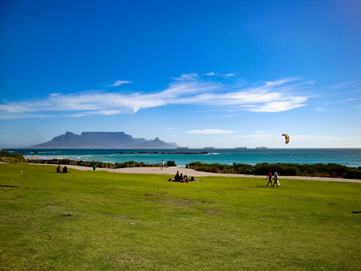 Heaven On Earth - Blouberg Beachfront Self-Catering Apartment Bloubergstrand Luaran gambar