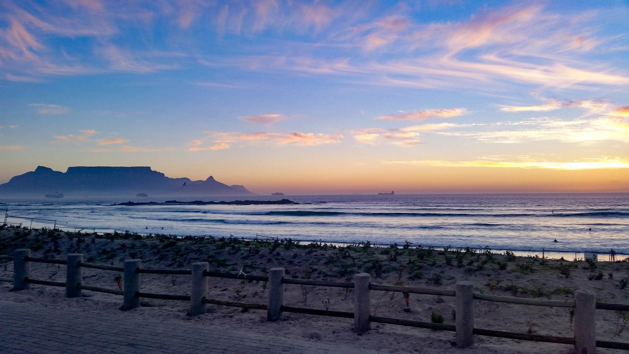 Heaven On Earth - Blouberg Beachfront Self-Catering Apartment Bloubergstrand Luaran gambar